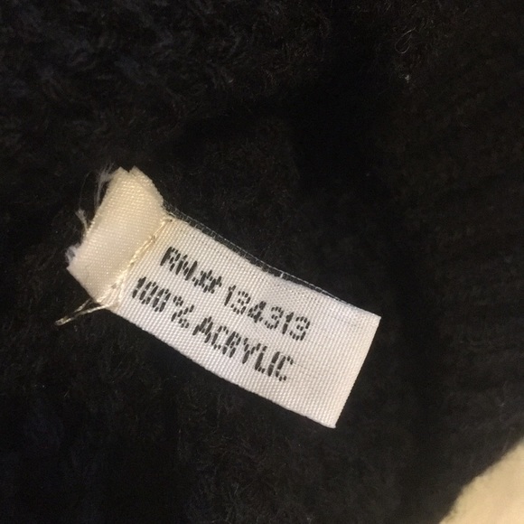 Black Beanie - Picture 11 of 11